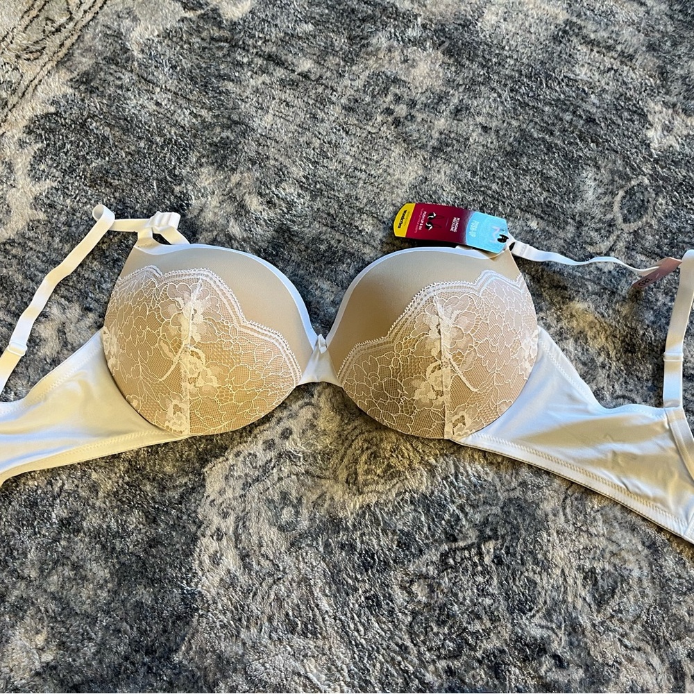 Maidenform White and Tan Push-Up Bra with Lace Overlay